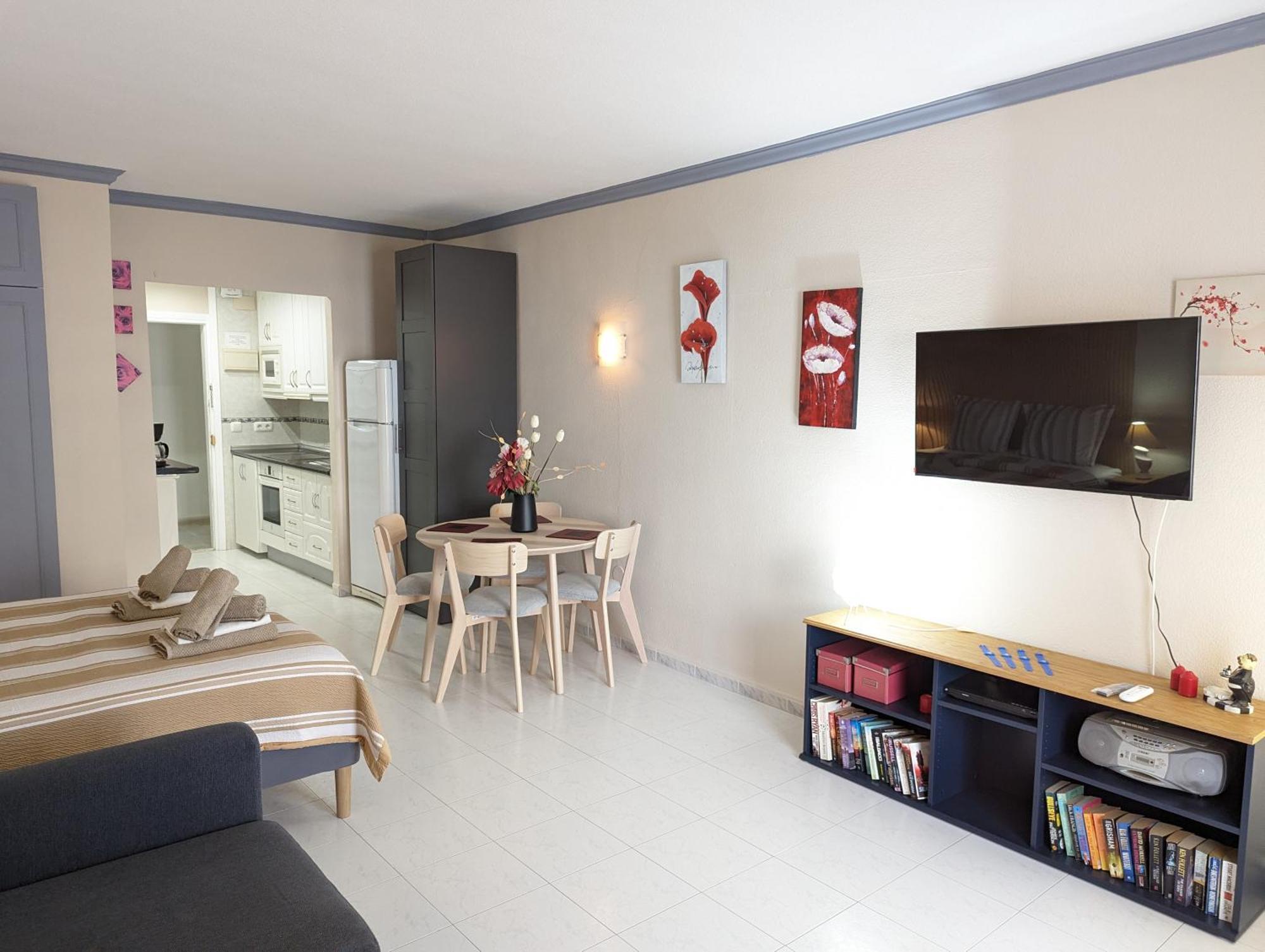 Estudio Benalbeach New ベナルマデナ 部屋 写真