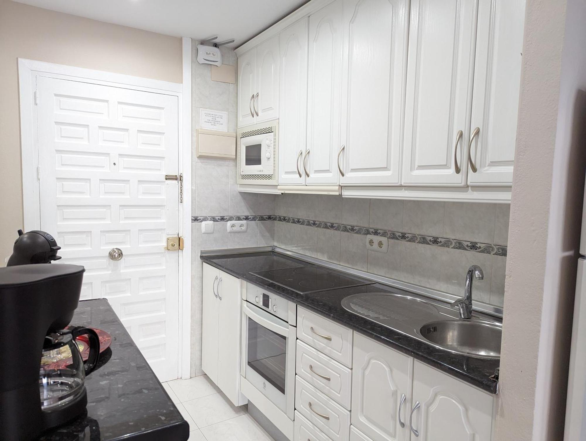 Estudio Benalbeach New ベナルマデナ 部屋 写真